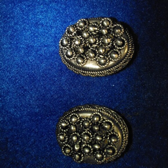 Antique Faux Silver Clip On Earrings Pair Filigree Small Metal Dot Patterns - Picture 3 of 17